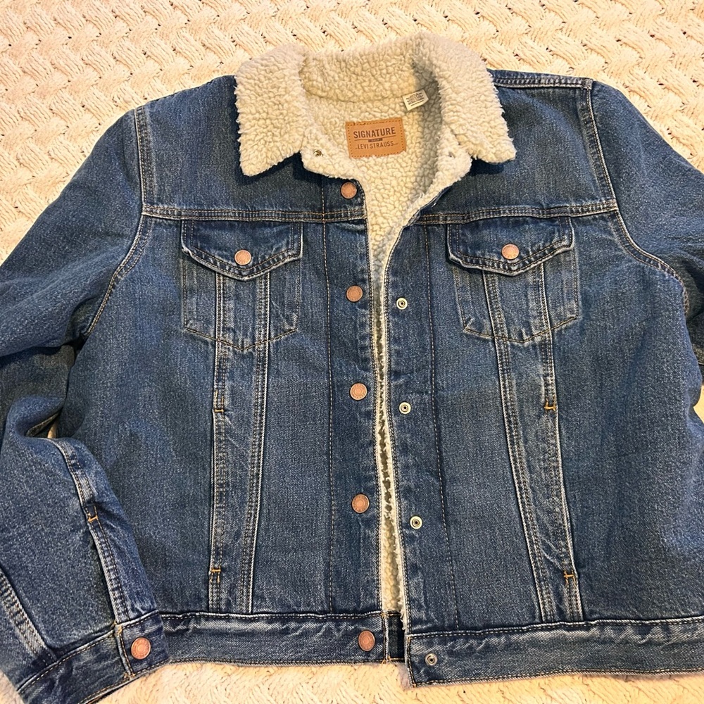 Signature by Levi Strauss Cream Sherpa-Lined Blue Denim Jacket